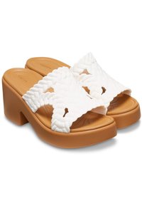 Crocs BROOKLYN  - Mules à talons - chalk