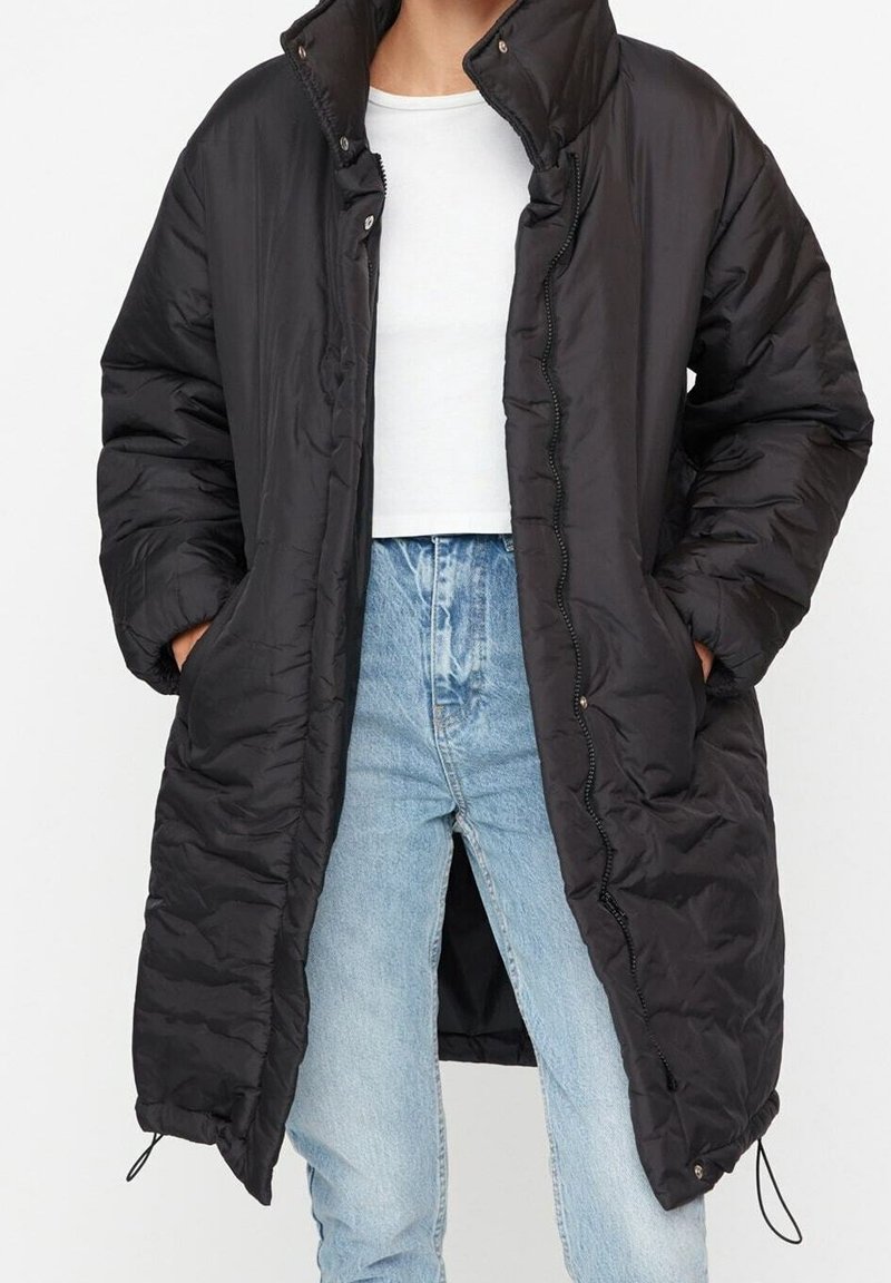 Trendyol Vinterfrakke - black