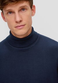 s.Oliver À COL ROULÉ - Strickpullover - navy