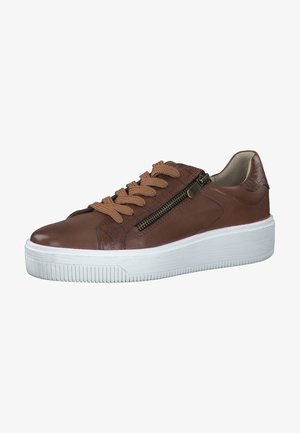 Baskets basses - cognac comb