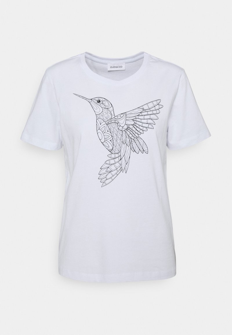 Bílý bavlněný tričko s černým liniovým výkresem kolibříka s komplikovanými vzory na křídlech a těle. Klasický design s kulatým výstřihem.