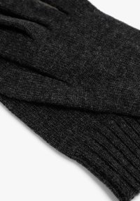 Guantes tejidos en gris oscuro, hechos de una mezcla de lana texturizada, con puños acanalados y un diseño sin costuras para brindar calor y comodidad.