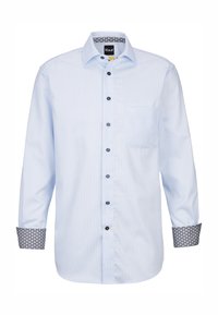 Camicia azzurra a maniche lunghe con chiusura a bottoni, caratterizzata da un design a righe e polsini scuri a motivo. Include una piccola tasca sul petto.