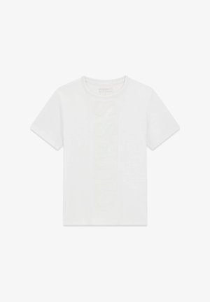 Weißes T-Shirt mit kurzen Ärmeln und Rundhalsausschnitt, mit vertikalem, erhabenem "GUESS"-Logo in der Mitte vorne.