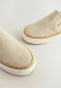 Next REGULAR FIT - Chaussons - neutral linen