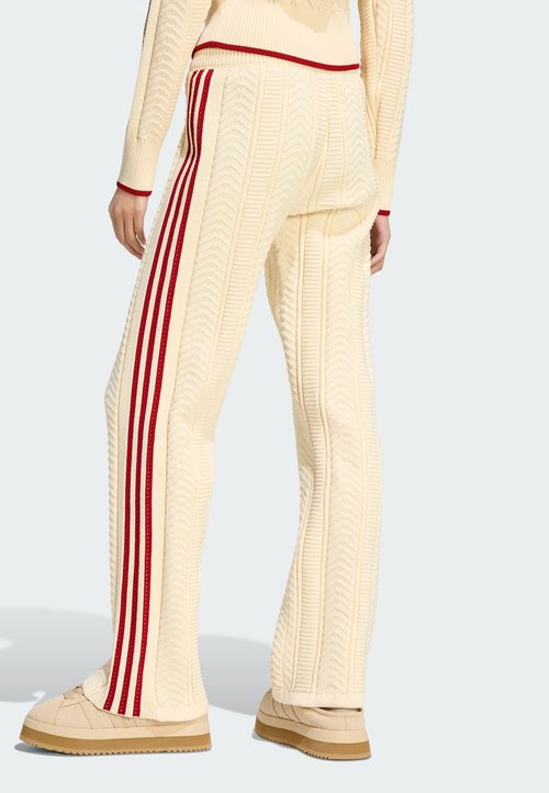 adidas ORIGINALS SST WIDE LEG TRACKPANT - Tracksuit bottoms - warm vanilla team victory red — photo 2