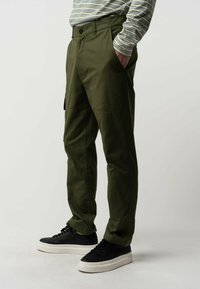 MELA RAJESH - Cargobroek - dark olive