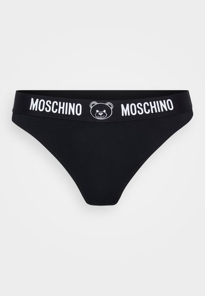 Crni bikini donji dio s mekanim, rastezljivim materijalom. Ima široki pojas s natpisom "MOSCHINO" i bijelom grafikom medvjedića.