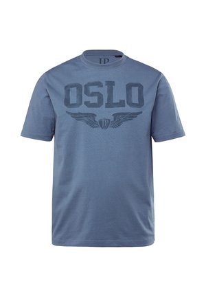Kurzärmliges, blaues Baumwoll-T-Shirt mit einem dunkelblaue "OSLO"-Druck und Flügelakzenten. Klassischer runder Halsausschnitt und lässige Passform.