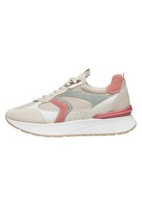 Sneaker con una toma in rete beige e accenti in suede rosa e grigio, una suola intermedia bianca e una suola in gomma testurizzata.