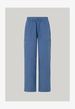 Mėlynos, laisvo kirpimo cargo kelnės su elastingu juosmeniu ir raišteliu. Turi dvi šonines kišenes ir lygų, lengvą audinį.