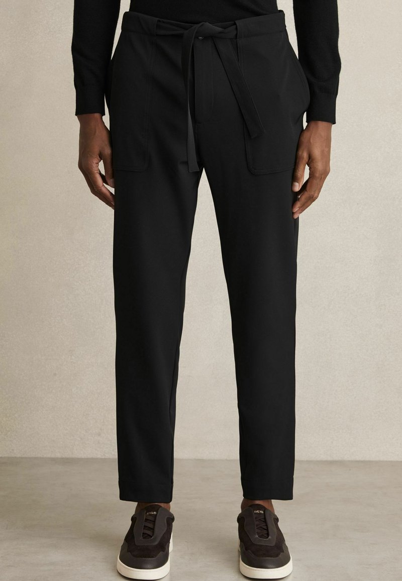 Reiss REGULAR FIT - SET BELTED TECHNICAL - Nadrágok - black