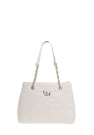 Borsa a tracolla bianca trapuntata con manici a catena dorata e dettaglio logo dorato sul davanti, forma rettangolare con bordi arrotondati.