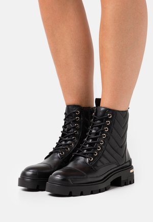 QUILT - Bottines à lacets - black