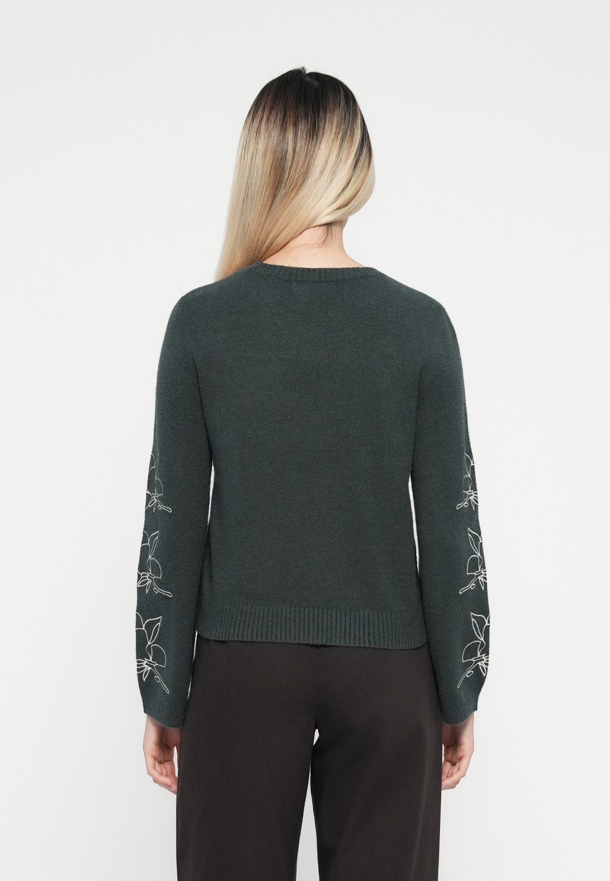 ONLATIA FLOWER O NECK 