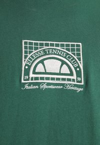 Ellesse T-shirt med print - dark green