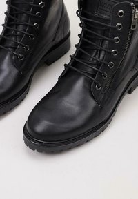 Coronel Tapiocca Botines con cordones - black