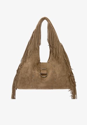 Sac à main en daim de couleur beige avec une bandoulière, des bords frangés, un matériel en anneau circulaire et des coutures décoratives avec des clous en argent.
