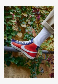 Selecionado, white/orange/blue void/sail