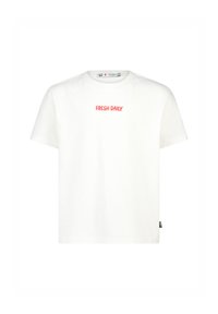 Camiseta blanca de algodón con mangas cortas y escote redondeado. En la parte delantera y trasera se encuentra el texto "FRESH DAILY" en rojo.