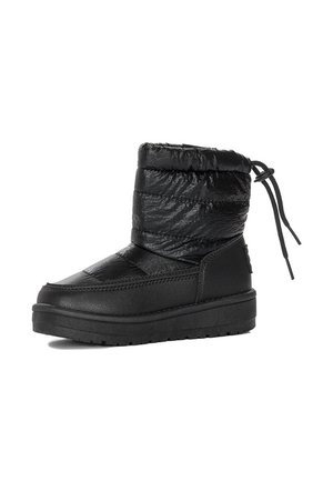 Czarne botki za kostkę z wyściełanym cholewką, gładkim materiałem syntetycznym, gumową podeszwą i regulowanym sznurkiem na górze.