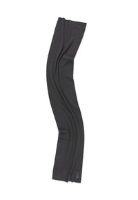 Svart stretchig benvärmare med ett vågigt mönster, slät yta och ett litet logopatch i ena änden. Lätt och flexibelt material.