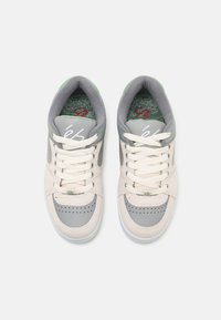 és ACCEL OG UNISEX - Skatesko - white/grey
