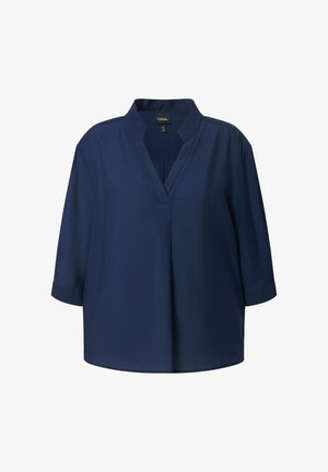 Blusa blu navy con maniche a tre quarti, scollo a V con spacco e dettaglio plissettato arricciato al centro frontale.