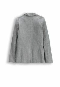 Szary żakiet o teksturowanej tkaninie, dopasowanym kroju, z klapami i rozcięciami z tyłu. Czyste linie i strukturalna sylwetka.