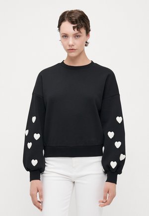 ONLY Tall ONLMACY O NECK BOX - Sweater - black/cloud dancer