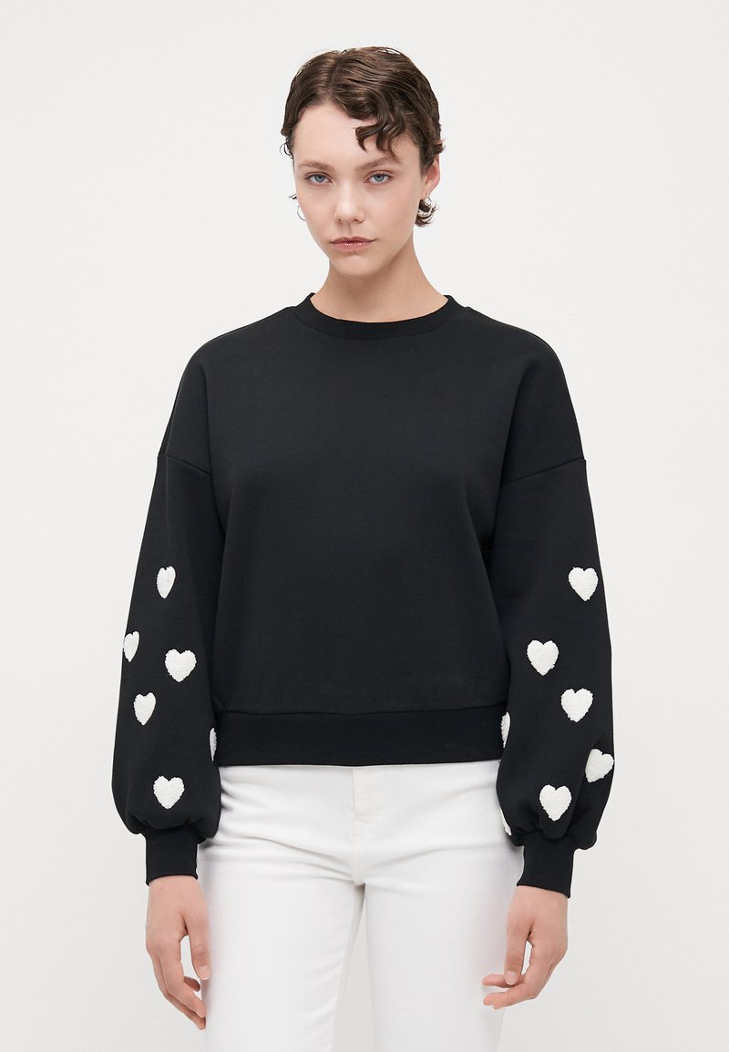 ONLY Tall ONLMACY O NECK BOX - Sweatshirt - black/cloud dancer