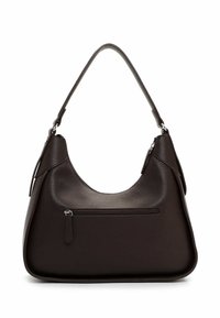 Borsa a mano in pelle marrone scuro con forma curva, tracolla corta e tasca frontale con zip. Include dettagli su superficie testurizzata.