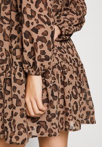 Object OBJMILA GIA - Dnevna obleka - brown
