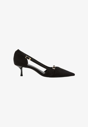 Sort ruskindspointet slingback kitten heel-sko med tynd ankelrem og lille guldlås.