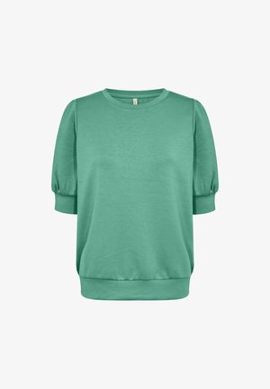Bluza verde teal din țesătură moale, cu mâneci scurte bufante, decolteu rotund și tiv rib. Textură netedă, fără modele.