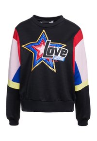 Mustapaita, jossa on värikäs tähdesuunnittelu. Ominaisuuksia ovat punaiset, siniset ja vaaleanpunaiset hihat. Koristeltu paljeteilla ja "Love Moschino" -logolla.