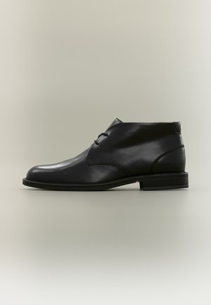 Tommy Hilfiger CORPORATE DRESSY LTH LACE BOOT - Παπούτσια με κορδόνια - black