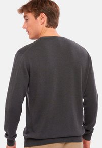 Mahogany GASPARD - Strickpullover - matt charcoal