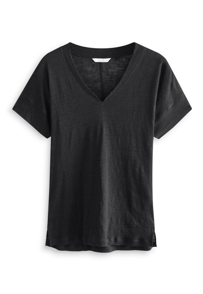 Czarny t-shirt z krótkim rękawem w kształcie V z luźnym krojem i lekko podwiniętymi mankietami na białym tle.