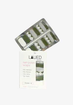 Pellicole per unghie con un design geometrico caratterizzato da strisce verdi, bianche e decorate, confezionate in un imballaggio rettangolare con i dettagli del prodotto.