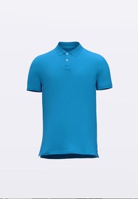 Polokošile s krátkým rukávem v jasně modré barvě, s klasickým límečkem, zapínáním na tři knoflíky a hladkou, rovnoměrnou texturou.
