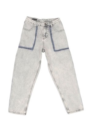 Jeans in denim grigio chiaro con vita alta, due ampie tasche frontali, cuciture blu a contrasto e una vestibilità rilassata e svasata.
