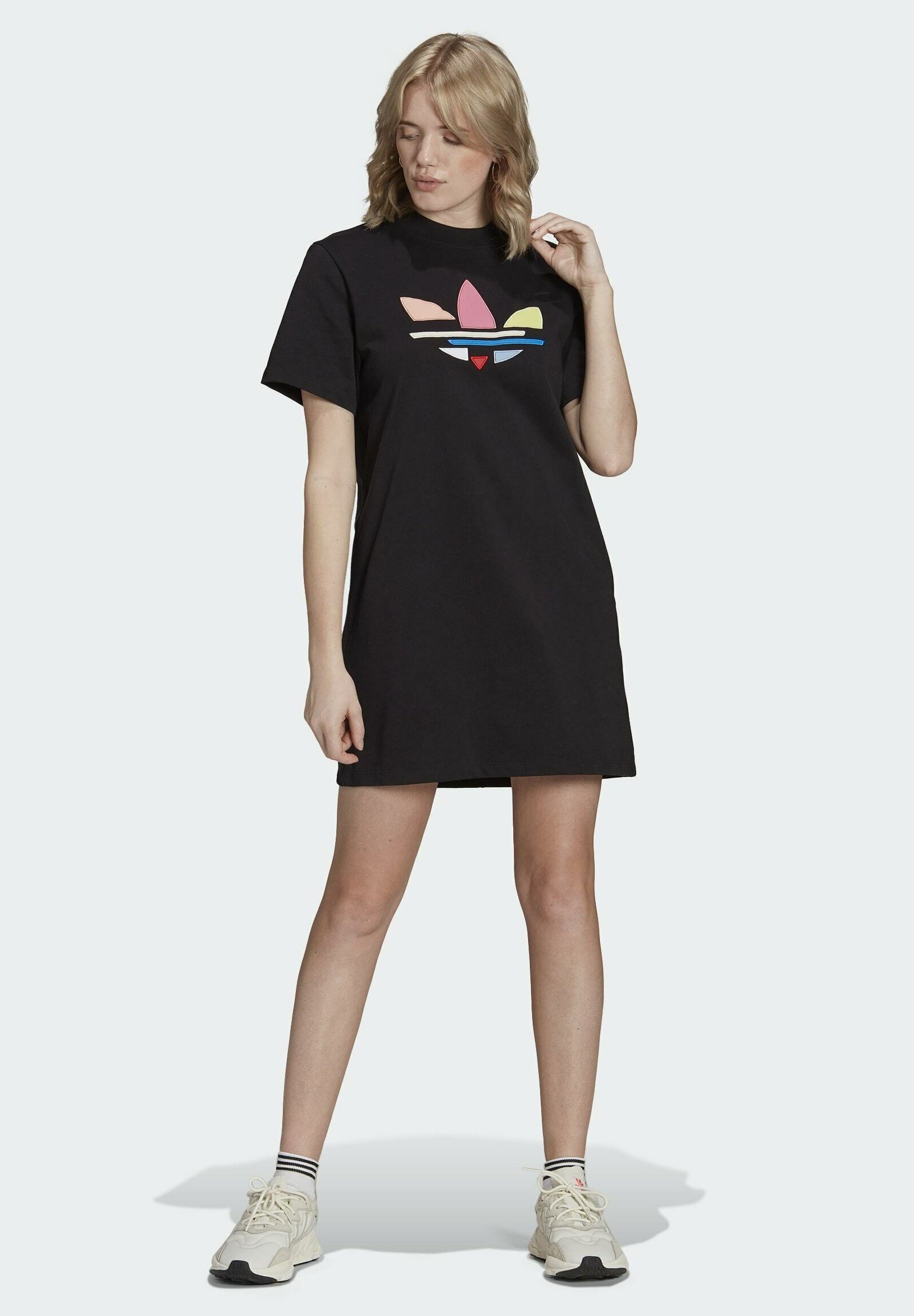 vestido adidas adicolor