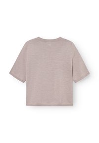 T-shirt grigio chiaro a maniche corte con scollatura rotonda. Texture morbida e vestibilità casual. Presenta una minima branding sulla parte superiore della schiena.