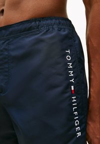Tommy Hilfiger ORIGINAL - Shorts da mare - desert sky