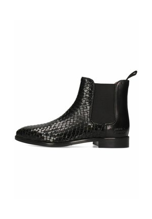 Botines de cuero negro con textura tejida, paneles laterales elásticos y tacón bajo. Incluyen una lengüeta para facilitar su colocación.