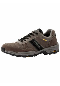 Braune Wildleder- und Mesh-Sneaker mit schwarzen Akzenten, strukturierten Oberflächen, runder Zehenpartie und dicker, robuster Laufsohle. Verfügt über Schnürsenkel und Logodetails.