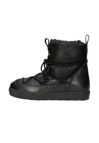 Schwarze gepolsterte Stiefel mit einem strukturierten Lederoberteil, dicker Gummisohle, verstellbaren Schnürsenkeln und einem Kunstfellfutter am Kragen.