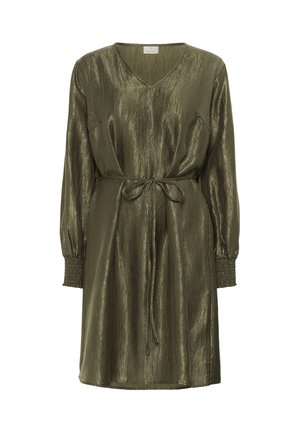 Svetlo olivnozeleni obleka z V-izmaku, dolgimi napihnjenimi rokavi z nabrano manšeto in zavezanem pasom.