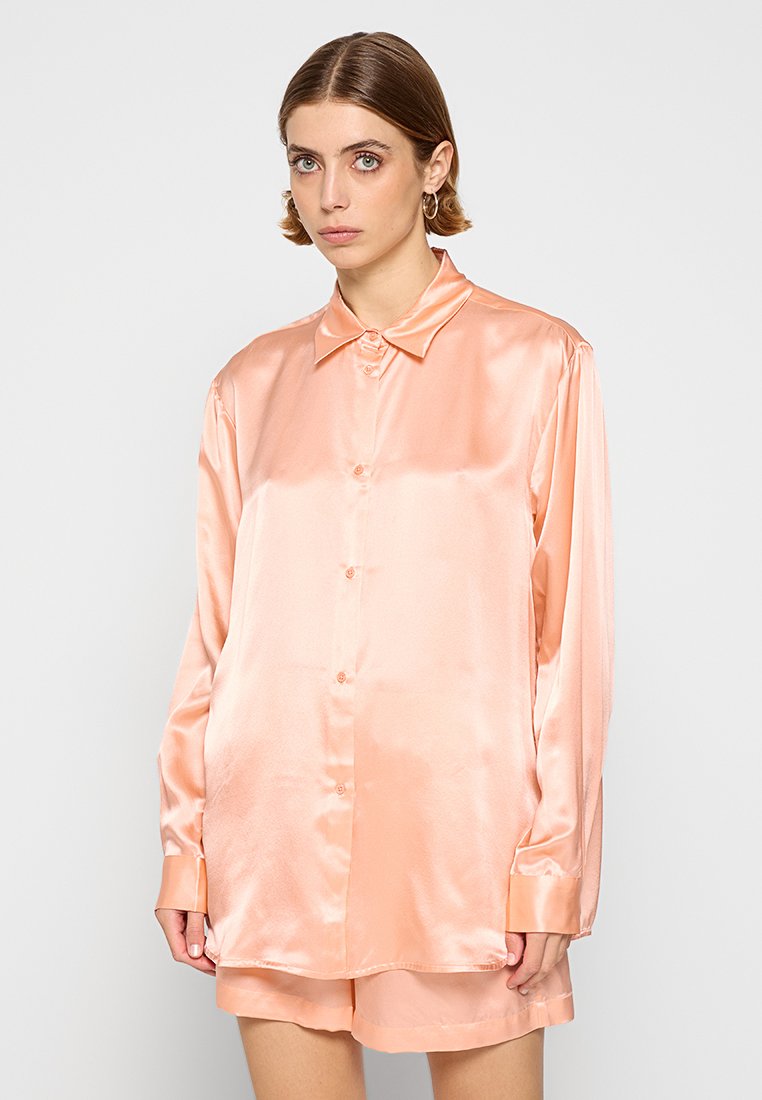 Holzweiler Overhemdblouse abrikoos Holzweiler Overhemdblouse abrikoos